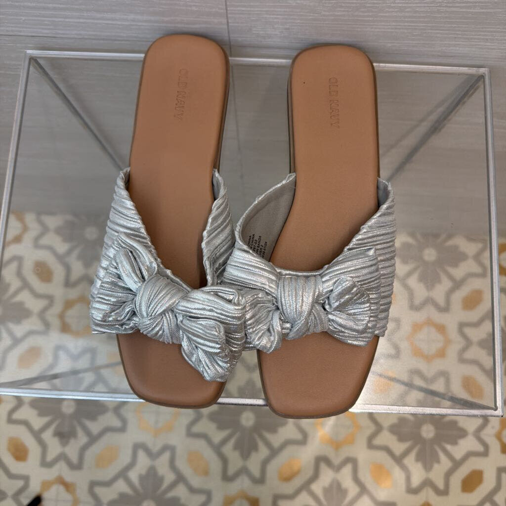 Old Navy Metallic Silver Bow Sandals 8