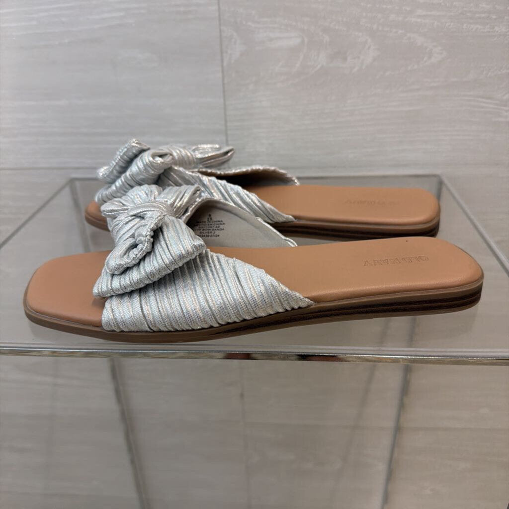 Old Navy Metallic Silver Bow Sandals 8