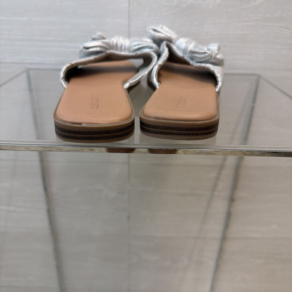 Old Navy Metallic Silver Bow Sandals 8