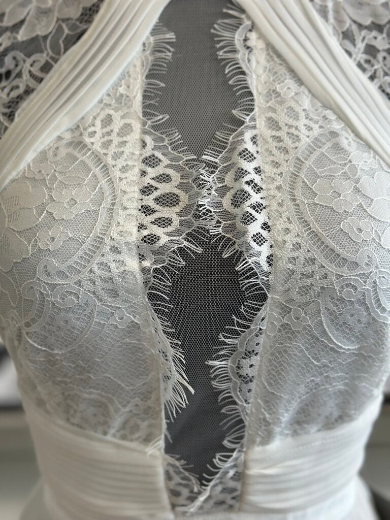 Asos Bridal Ivory Lace Short Sleeve Pleated Skirt Bridal Gown 6