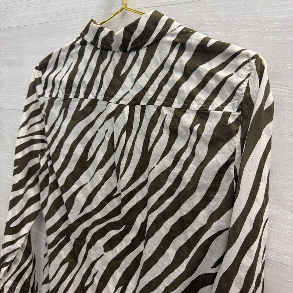 Talbots White/ Green Print 100% Cotton Long Sleeve Button Down Top Small