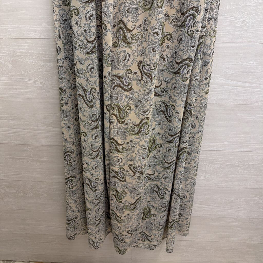 Davi and Dani Beige/ Green Paisley Print High Neck Wide Leg Jumpsuit Medium