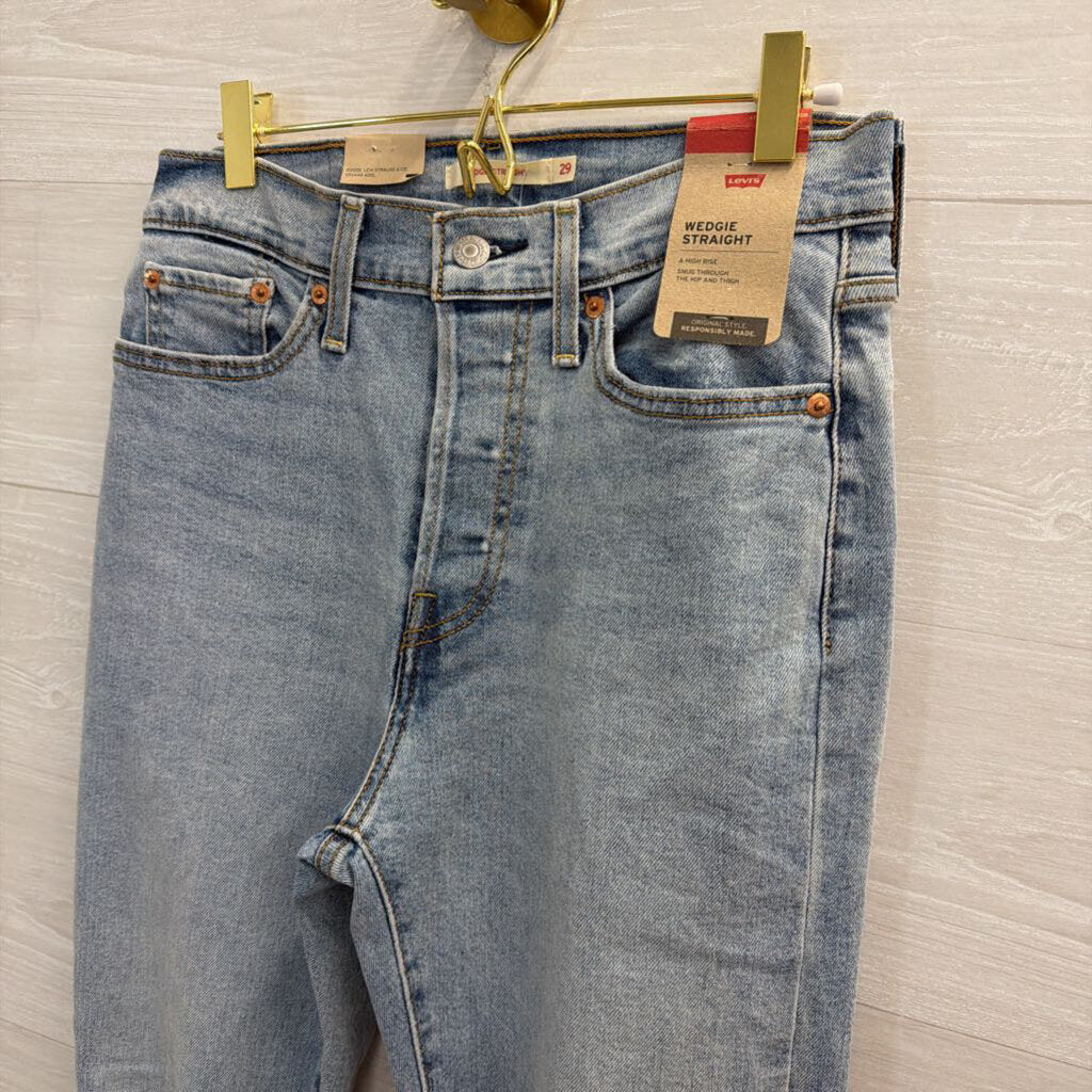 Levi Light Wash Wedgie Straight Jeans 29