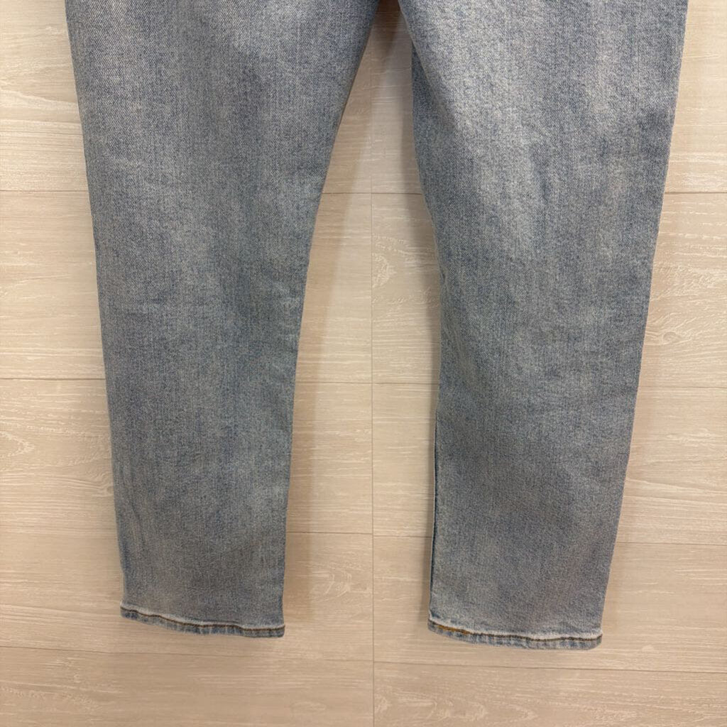 Levi Light Wash Wedgie Straight Jeans 29
