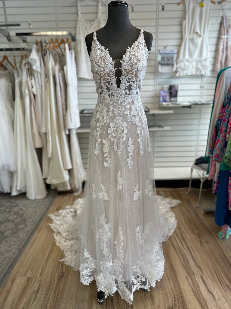 Glitter Lace V-Neck Bridal Gown 14