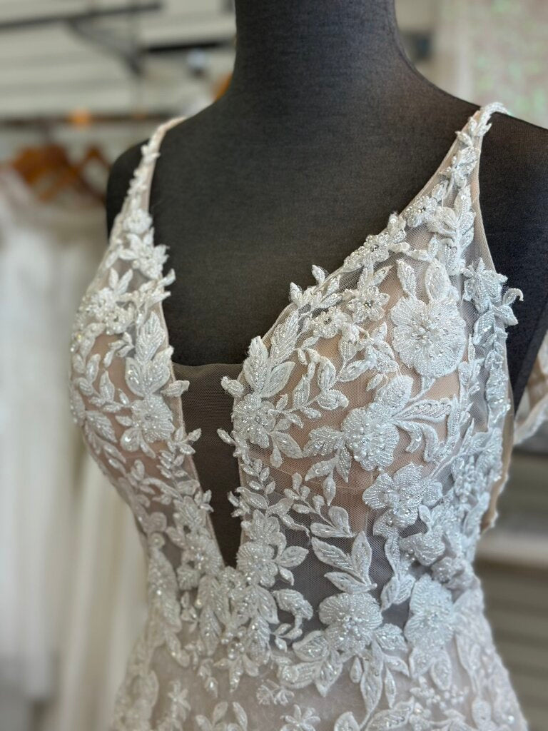 Glitter Lace V-Neck Bridal Gown 14