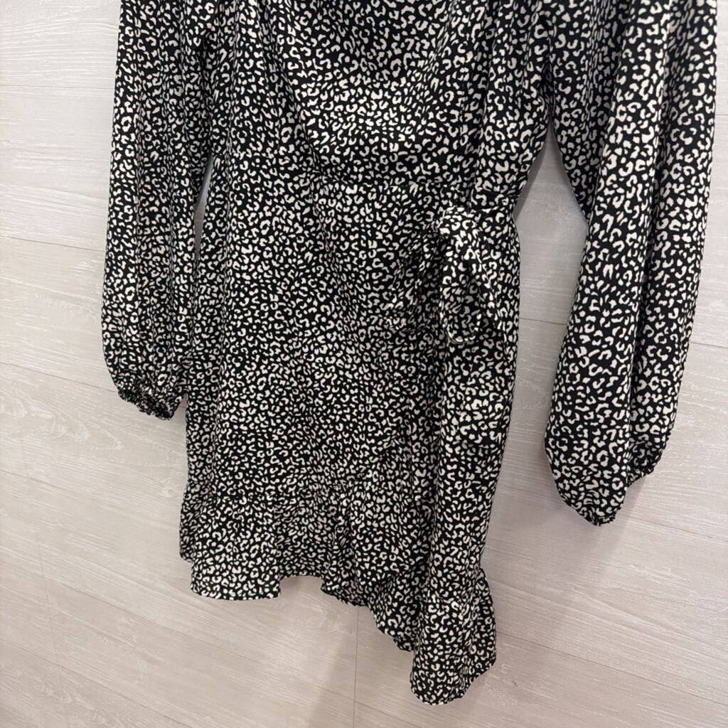 Altar'd State Black/ White Print Long Sleeve Dress Medium