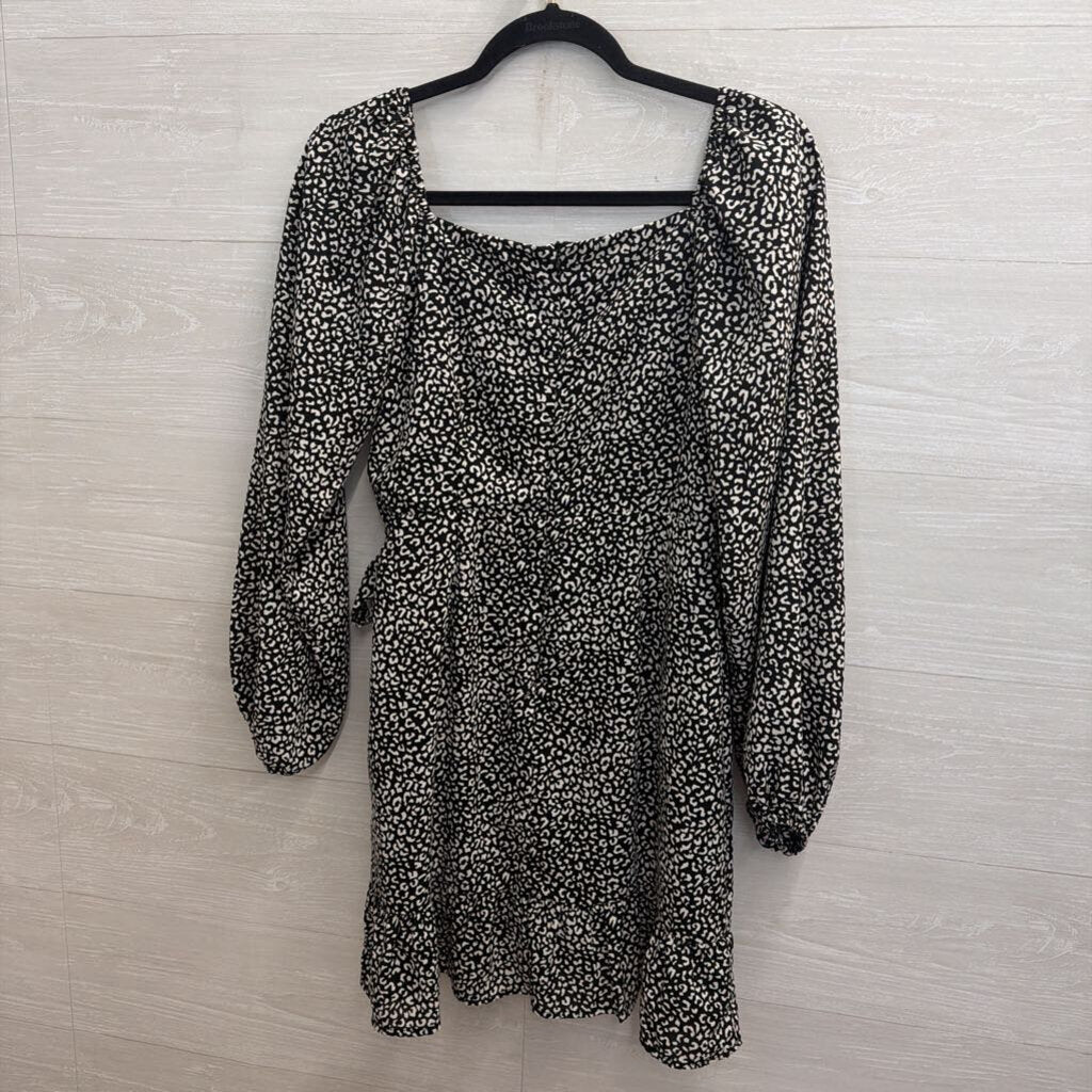 Altar'd State Black/ White Print Long Sleeve Dress Medium