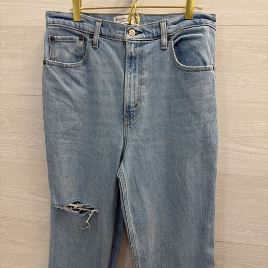 Abercrombie and Fitch Light Wash The 90s Straight Ultra High Rise Jeans 8 Long