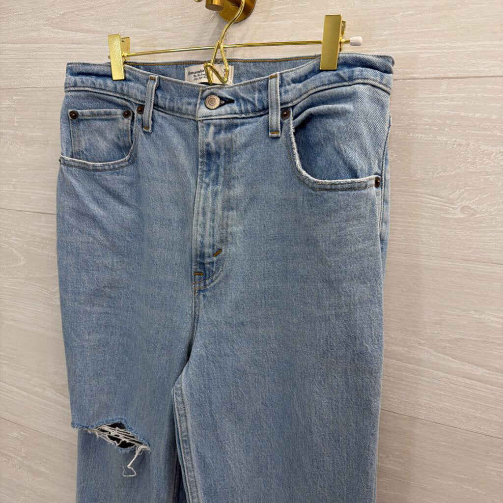 Abercrombie and Fitch Light Wash The 90s Straight Ultra High Rise Jeans 8 Long