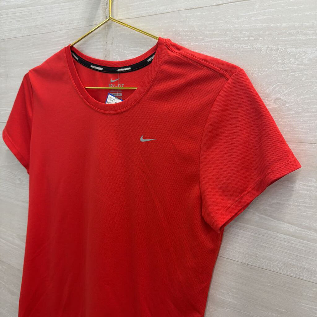 Nike Red Short Sleeve Athletic Top Medium