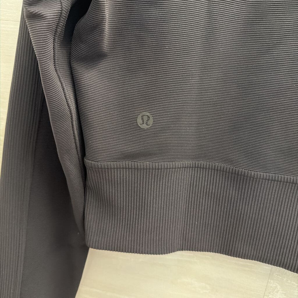 Lululemon Black Cropped Quarter Zip Pullover Medium