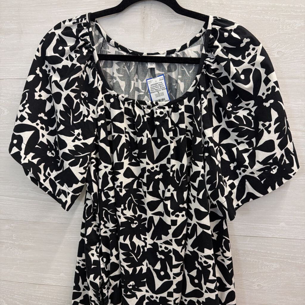 Black/ White Print Short Puff Sleeve Dress Medium