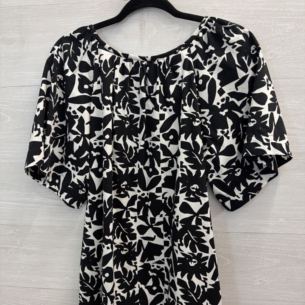 Black/ White Print Short Puff Sleeve Dress Medium