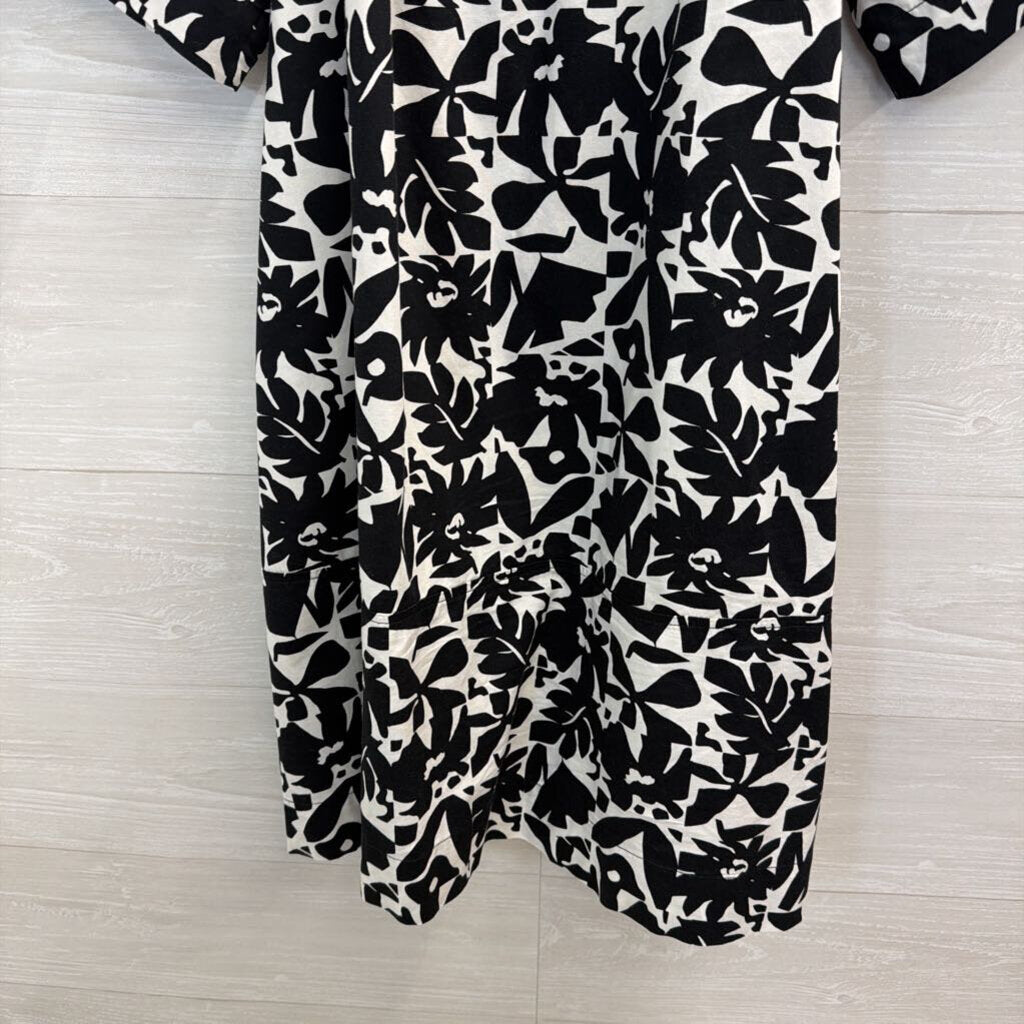 Black/ White Print Short Puff Sleeve Dress Medium