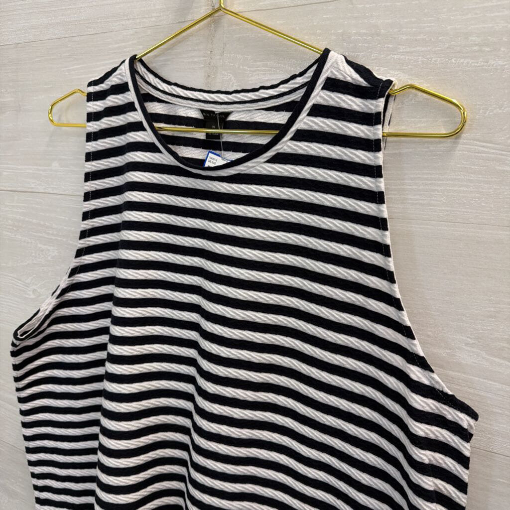 Ann Taylor White/ Black Striped Tank Top Extra Large