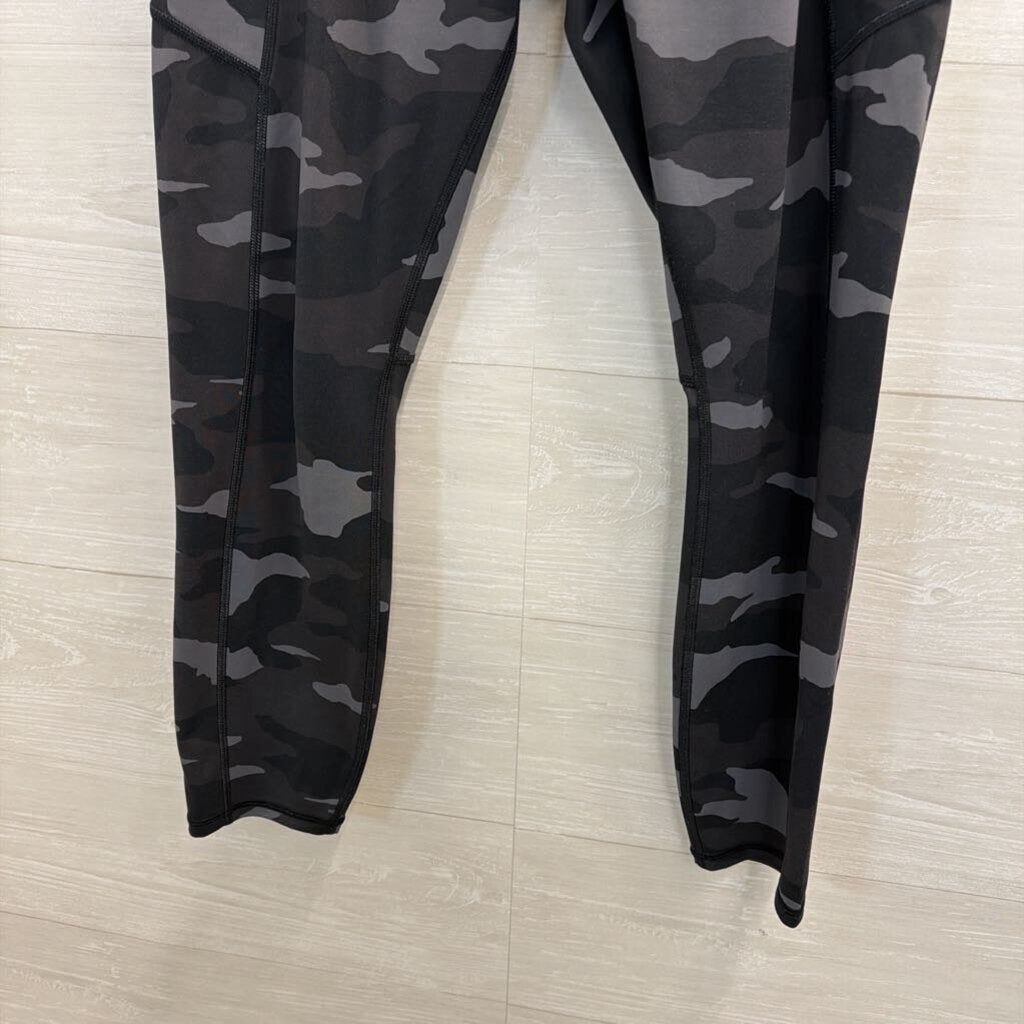 Athleta Black Camo Print Leggings Large