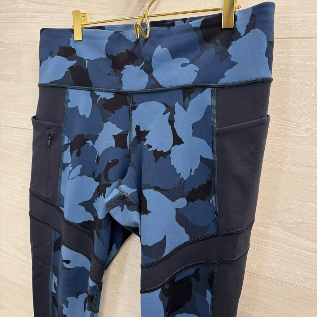 Athleta Blue Camo Print Leggings Large