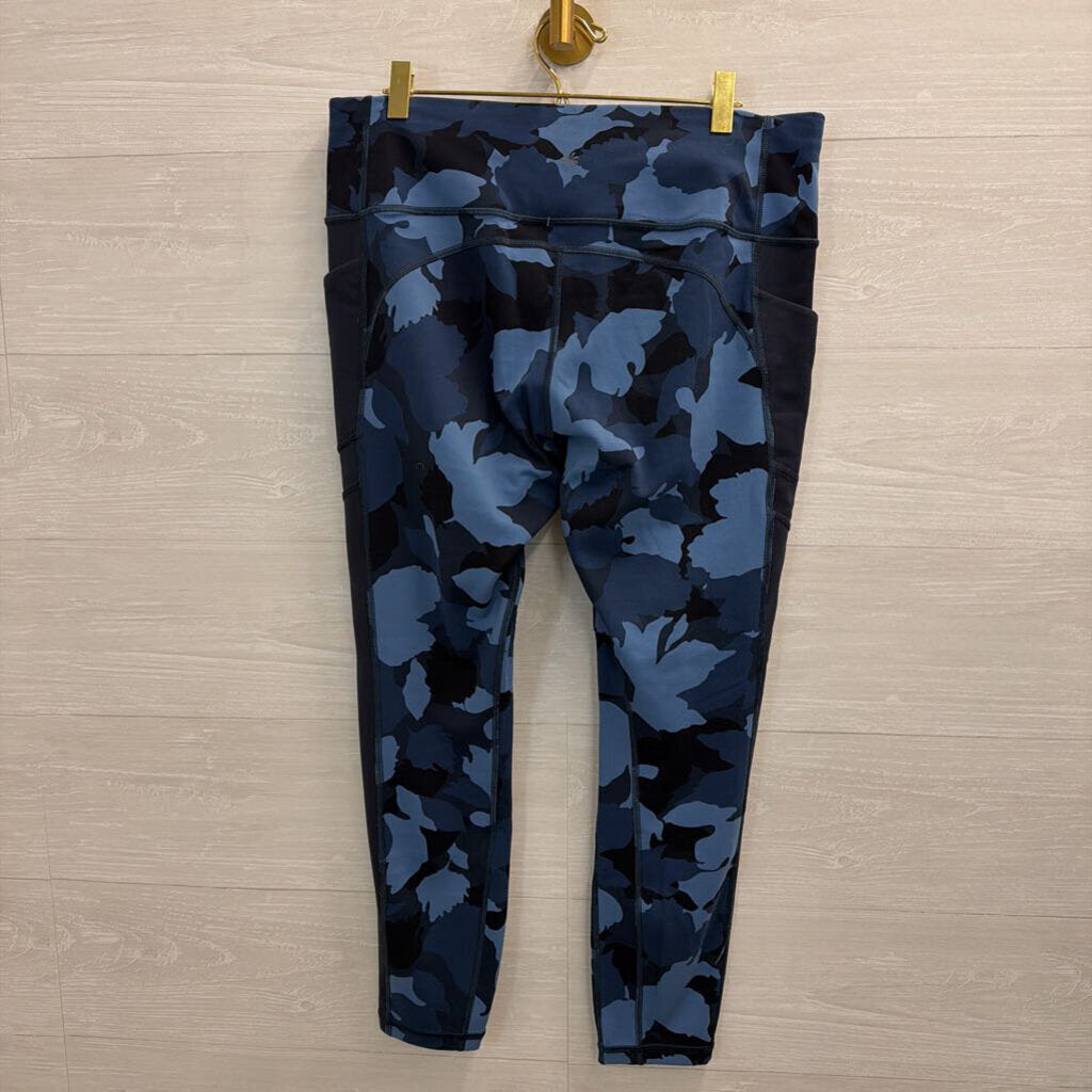 Athleta Blue Camo Print Leggings Large