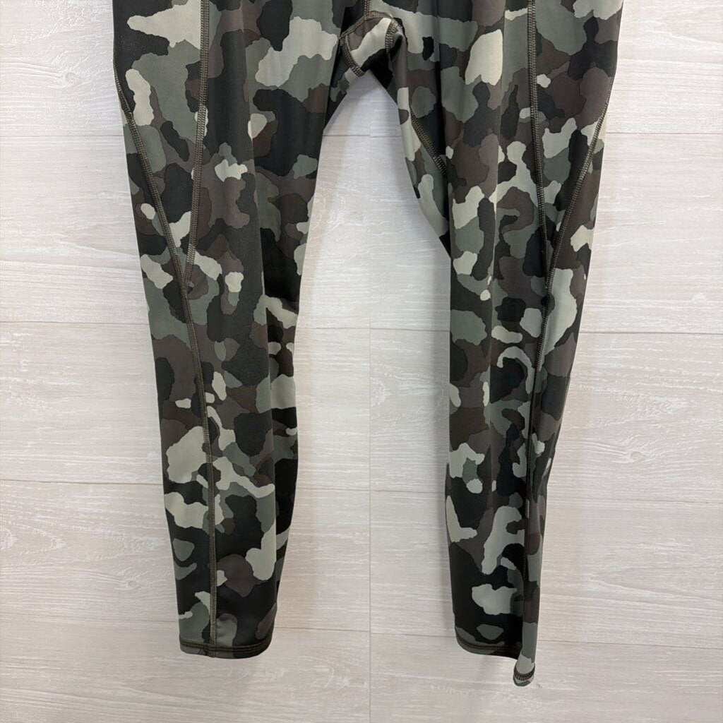 Athleta Green Camo Print Leggings Large