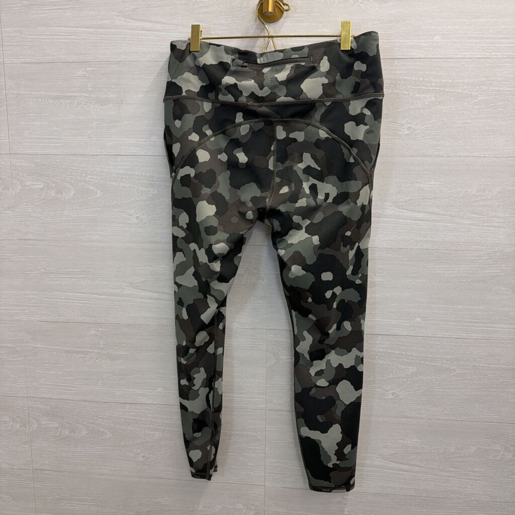 Athleta Green Camo Print Leggings Large