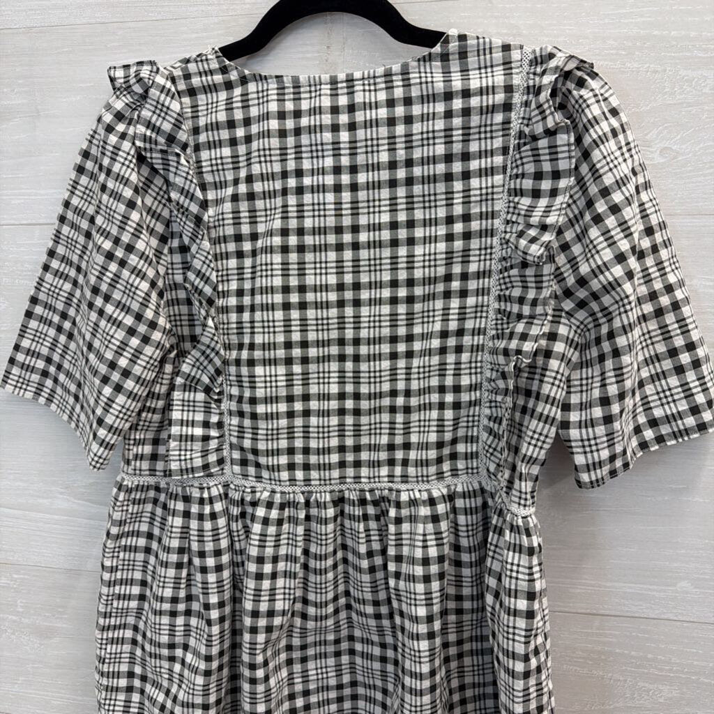 White/ Black Plaid Short Puff Sleeve Top Small