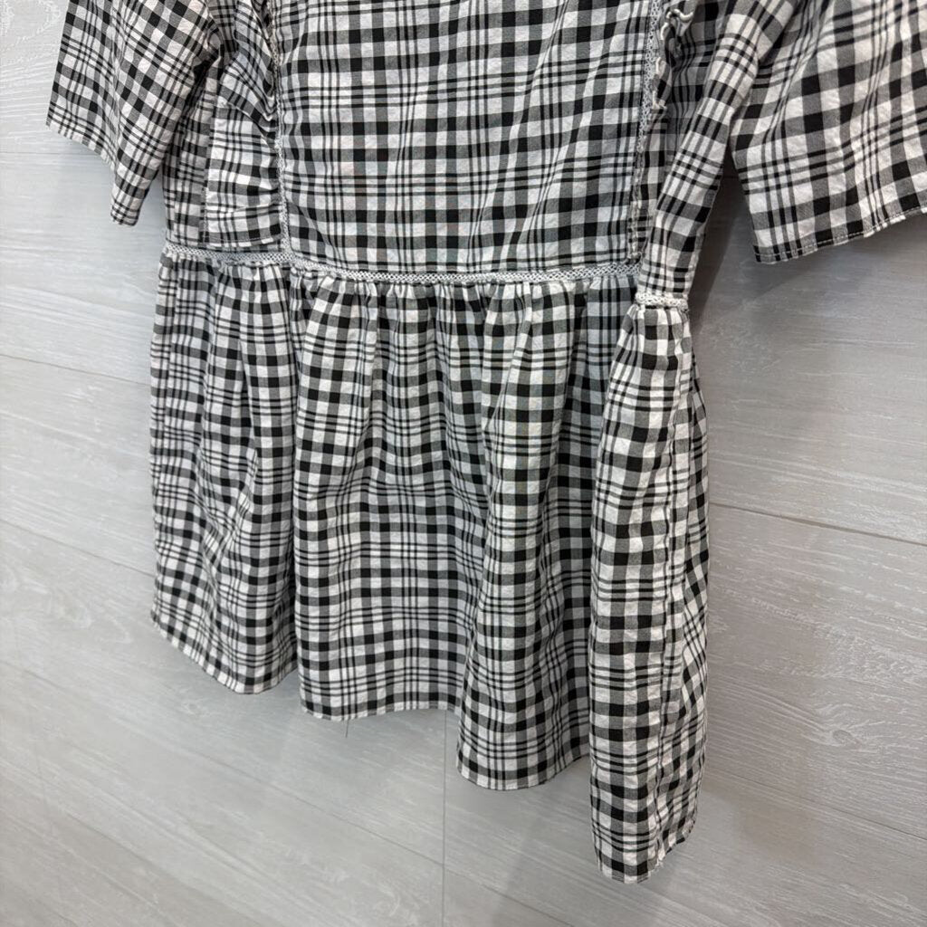 White/ Black Plaid Short Puff Sleeve Top Small