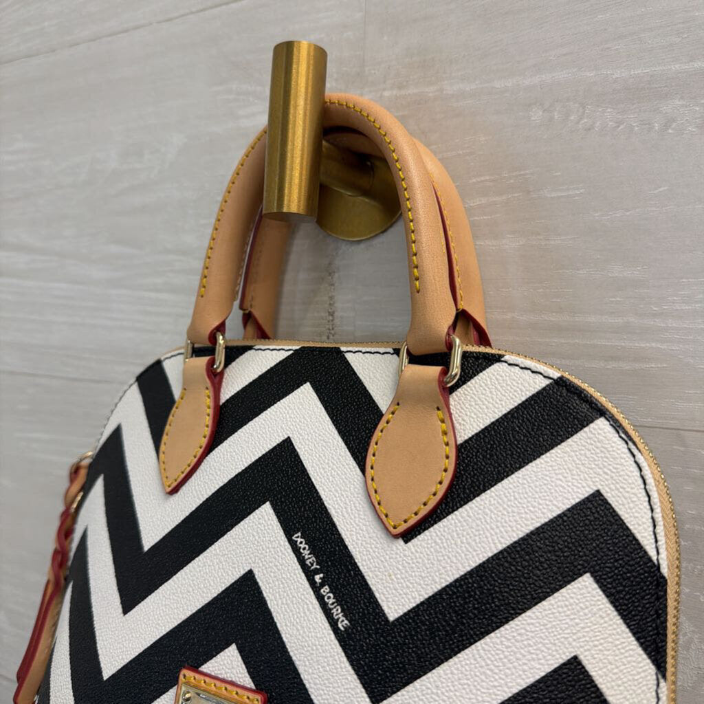 Dooney and Bourke White/ Black Chevron Bitsy Purse