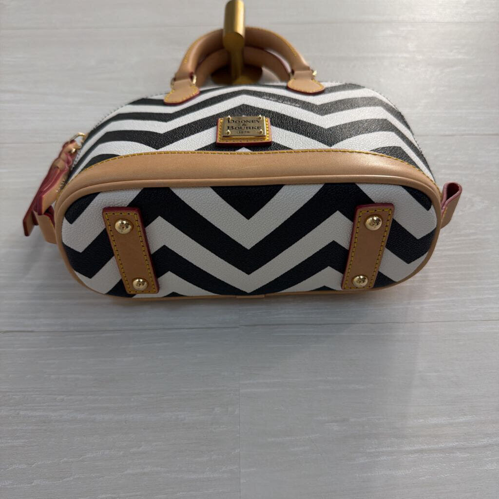 Dooney and Bourke White/ Black Chevron Bitsy Purse