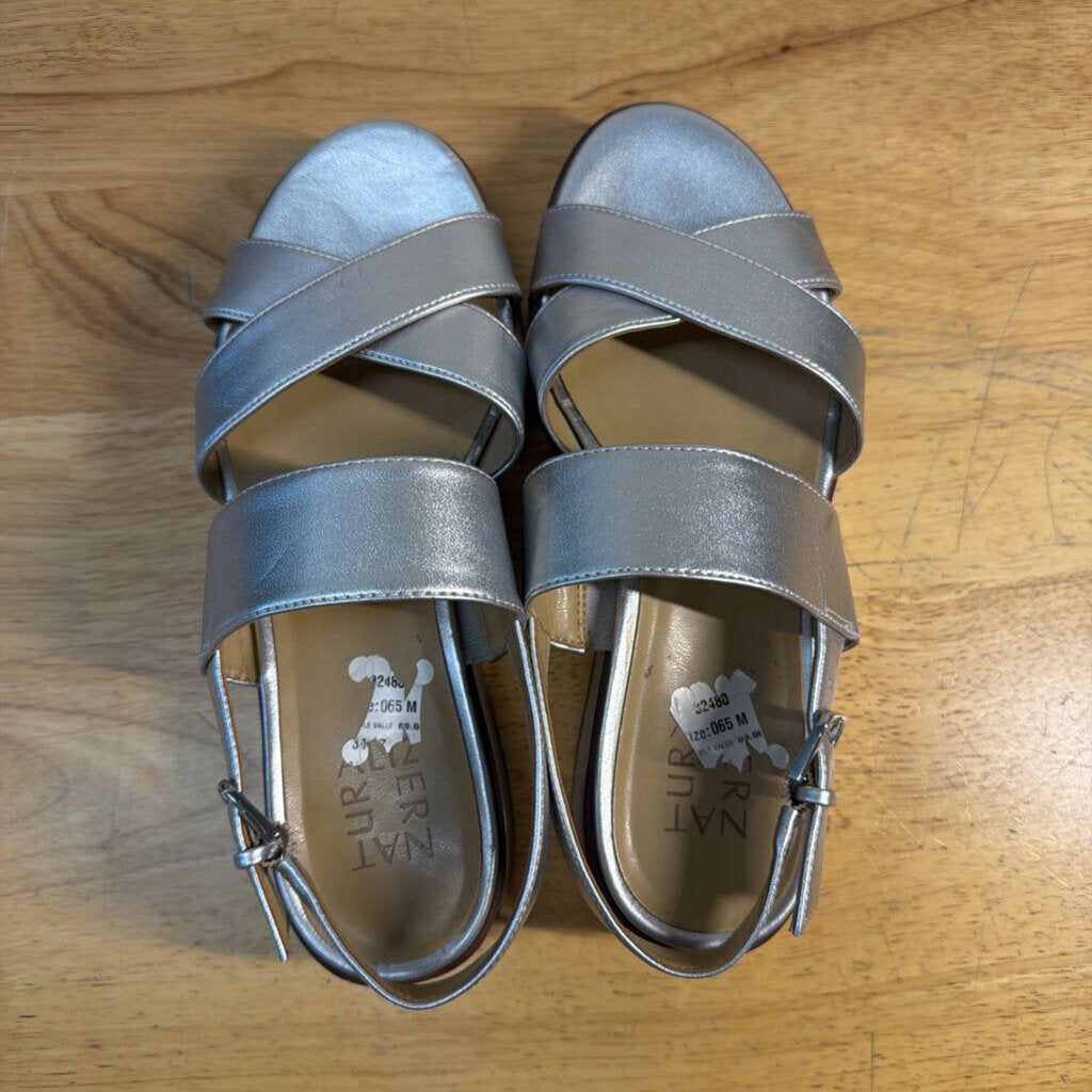 Naturalizer Silver Metallic Platform Sandals 6.5