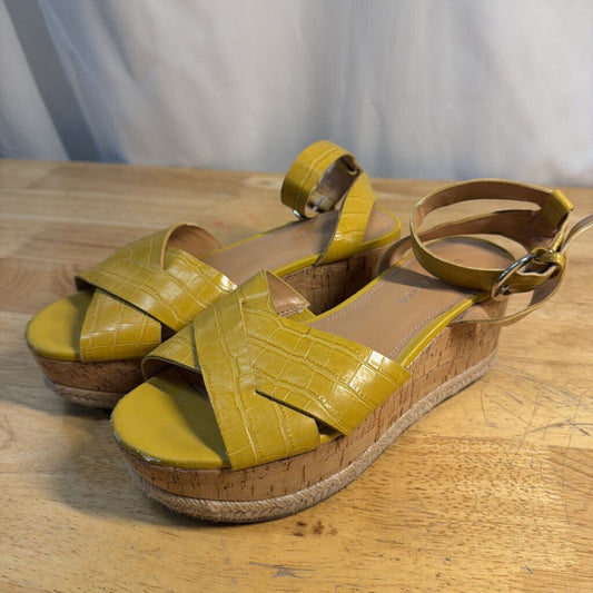 Marc Fisher Yellow Crocodile Embossed Leather Strappy Platform Sandals 6.5