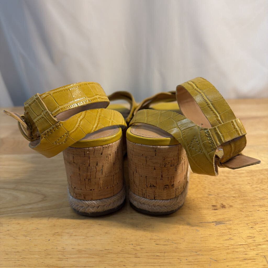 Marc Fisher Yellow Crocodile Embossed Leather Strappy Platform Sandals 6.5