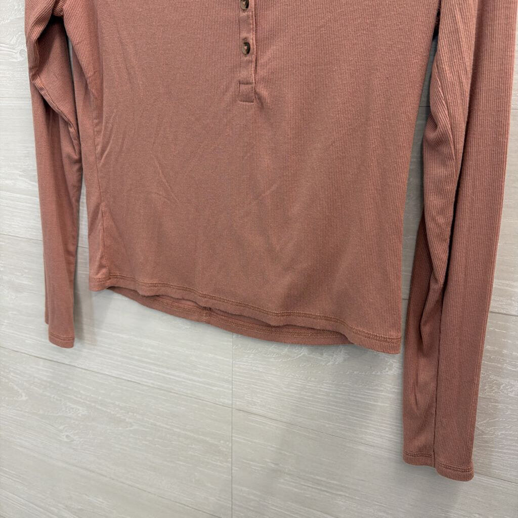 C and C California Pink Ribbed Cropped Long Sleeve Henley Top Medium