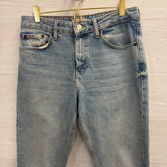 TopShop Light Wash Raw Hem Straight Leg Jeans 28