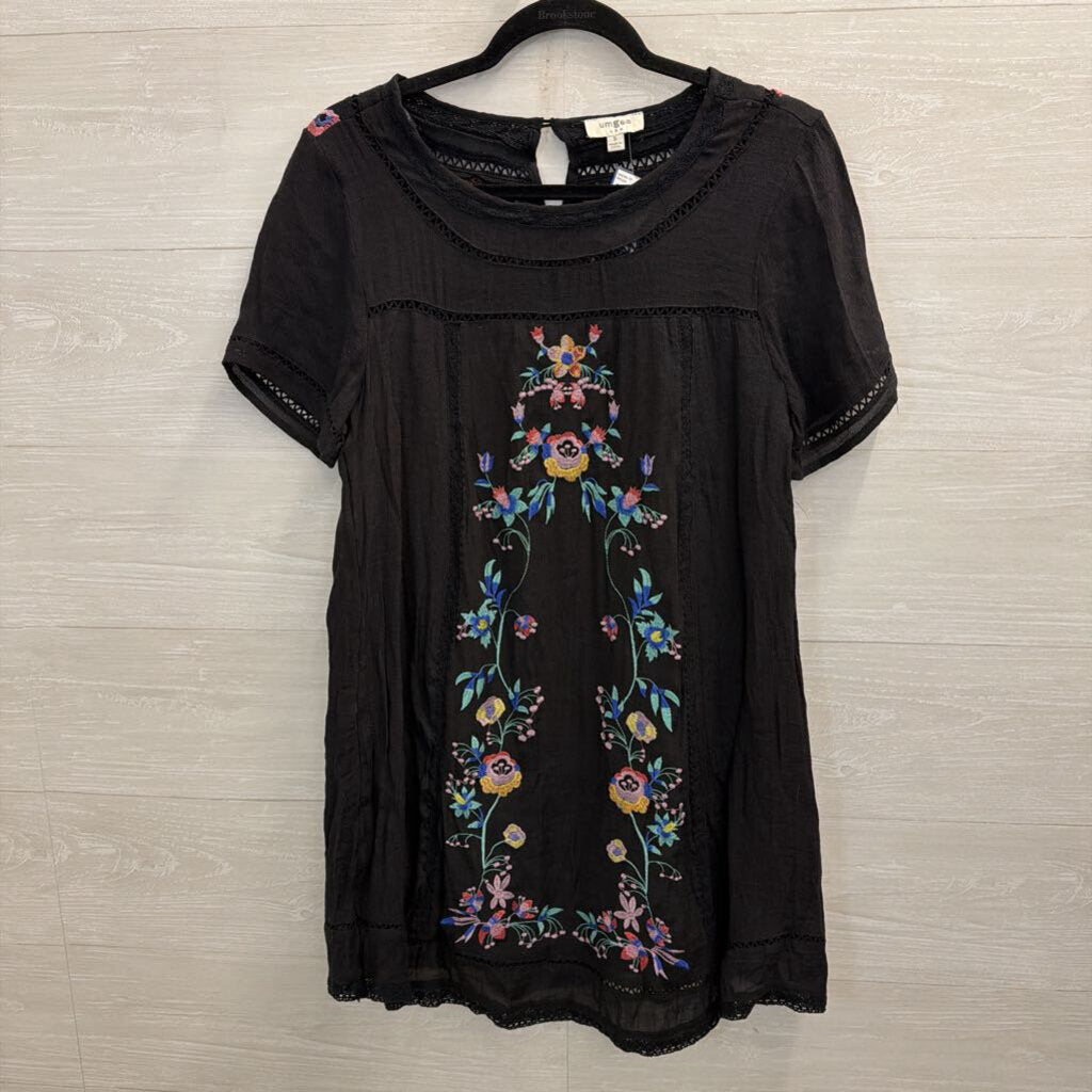 Umgee Black/ Multi Embroidered Short Sleeve Dress Small