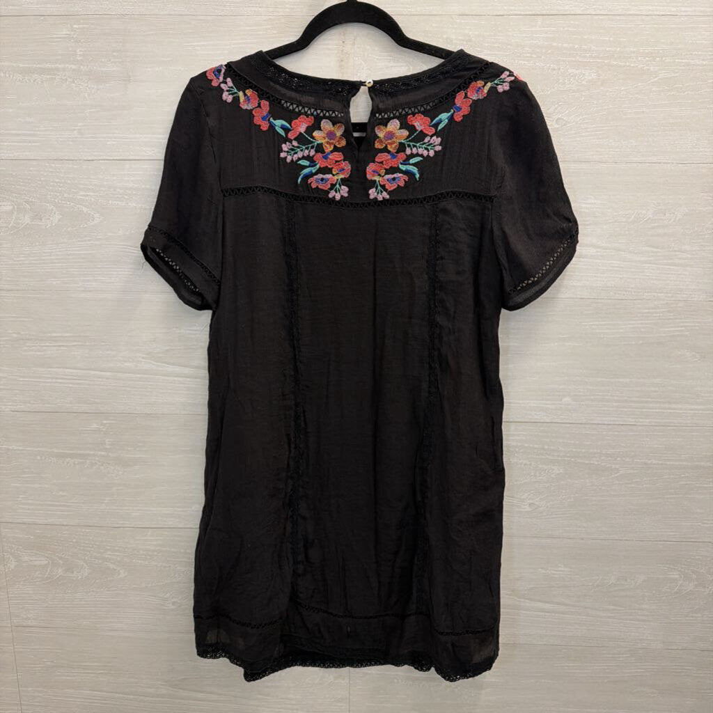 Umgee Black/ Multi Embroidered Short Sleeve Dress Small