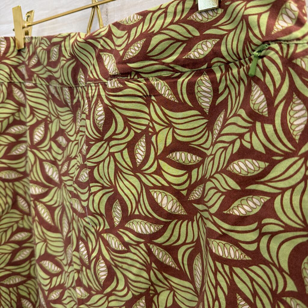 Sahalie Brown/ Green Print Skort 10