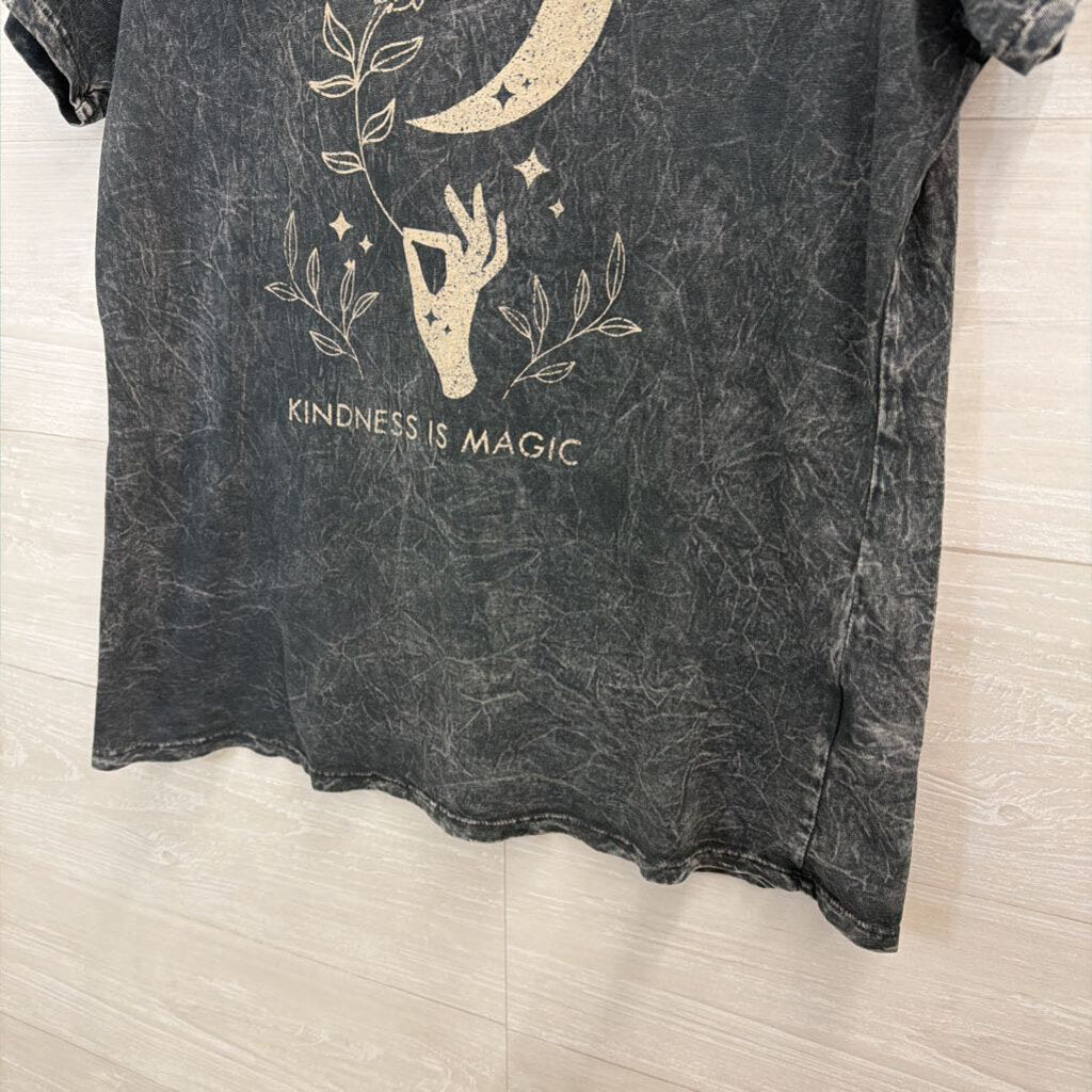 Grey/ Beige Kindness is Magic Short Sleeve Graphic Tee Large