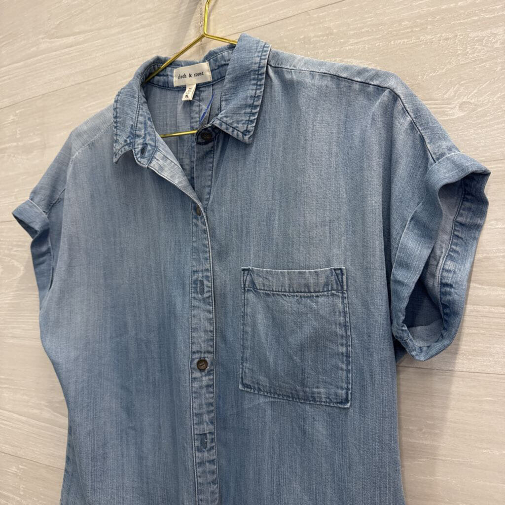 Cloth and Stone Blue Chambray Short Sleeve Button Down Top Small Petite