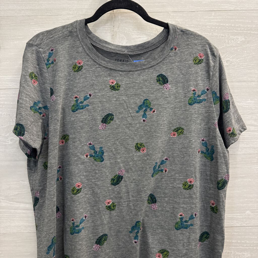 Torrid Grey Cactus Print Short Sleeve Top 1