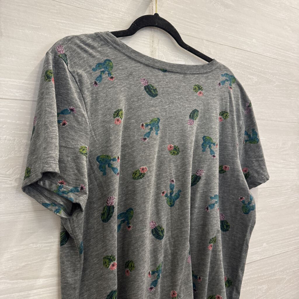 Torrid Grey Cactus Print Short Sleeve Top 1