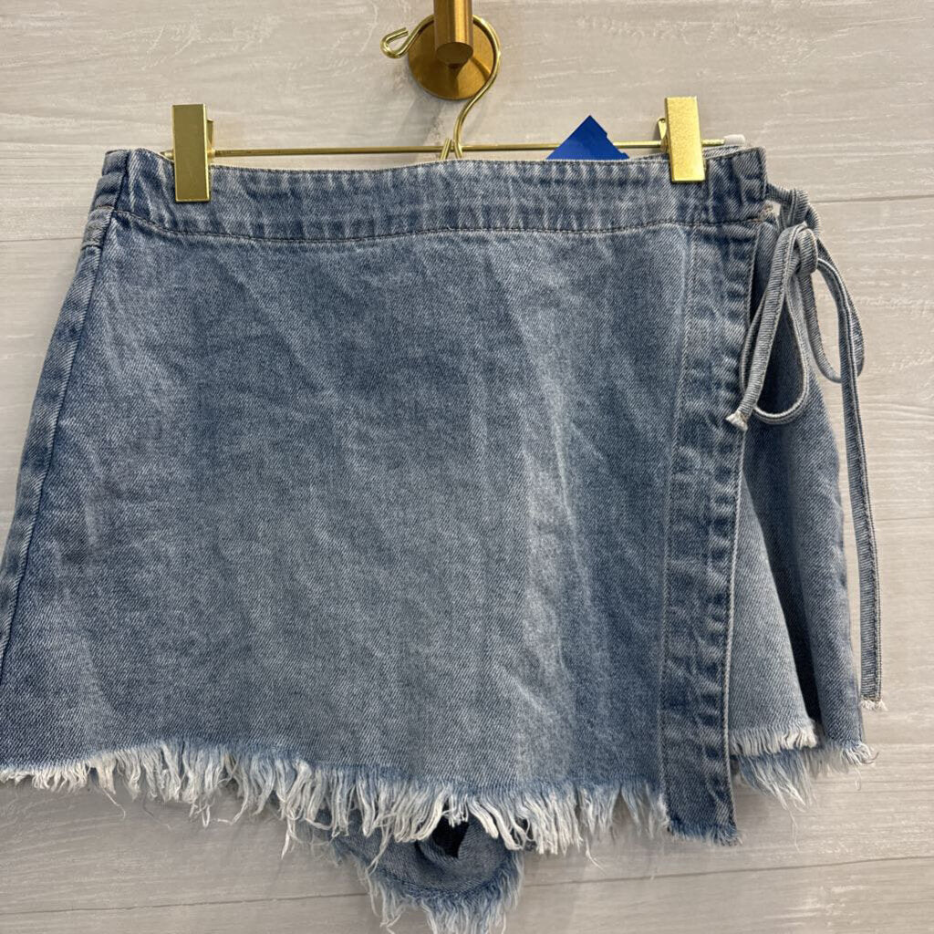 Happily Grey Light Wash Denim Wrap Skort 25
