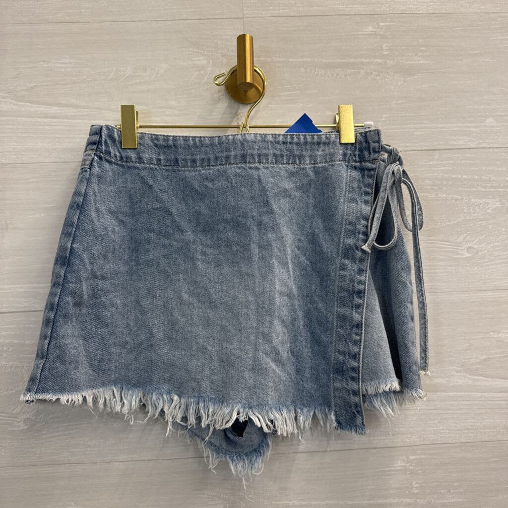 Happily Grey Light Wash Denim Wrap Skort 25