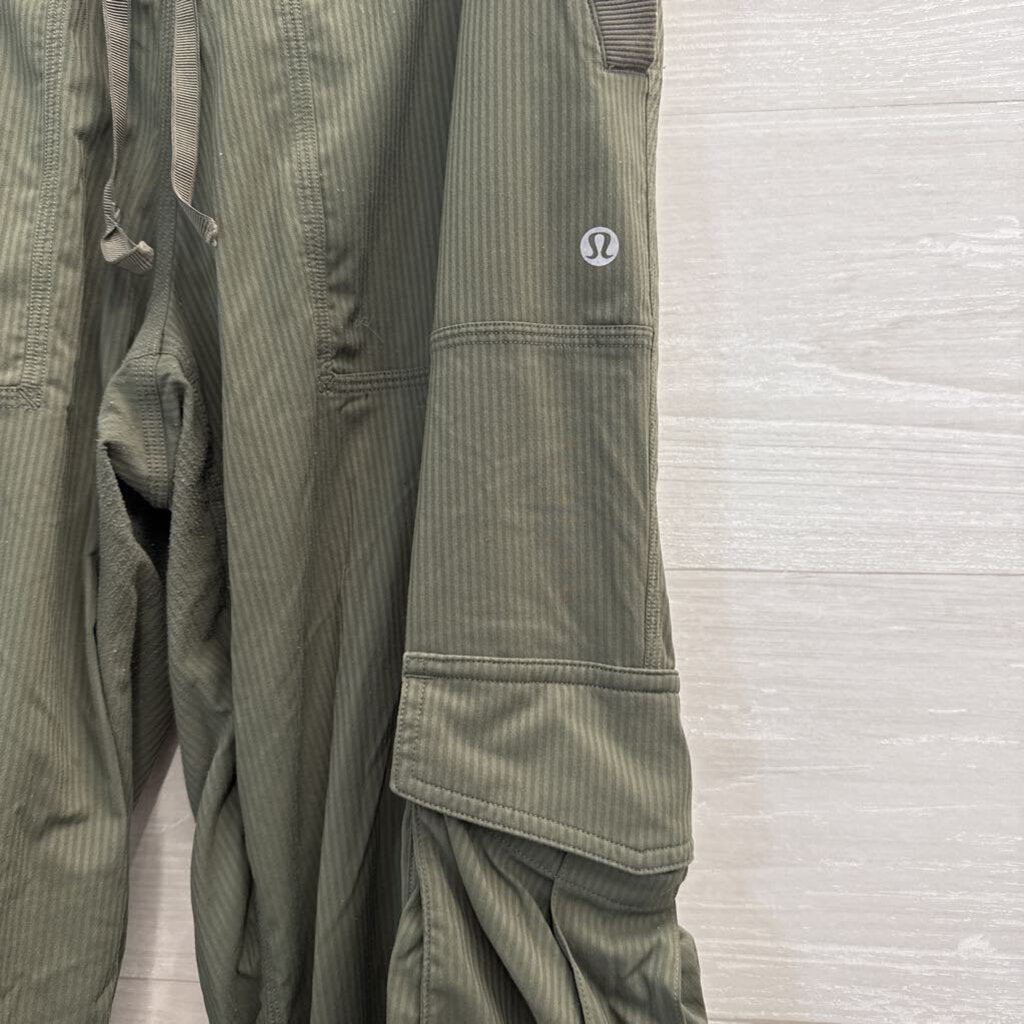 Lululemon Green Dance Studio Cargo Jogger Pants Small