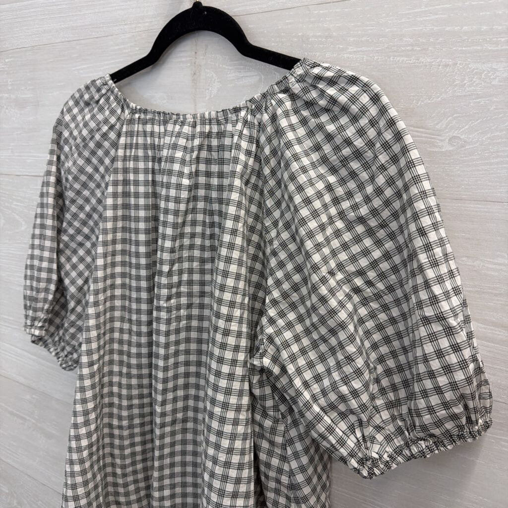 White/ Black Plaid Short Puff Sleeve Top Large