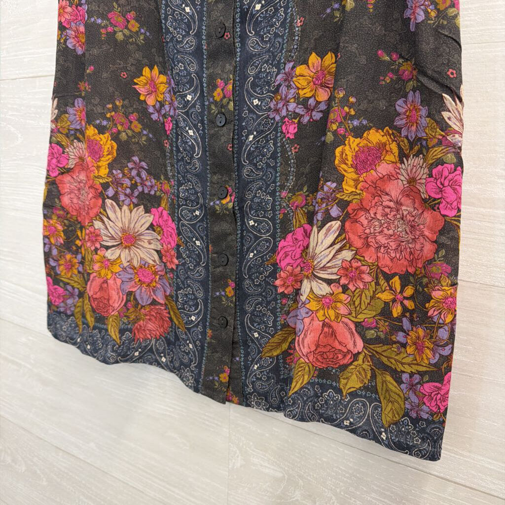 Natural Life Grey/ Multi Print Button Front Skirt Large