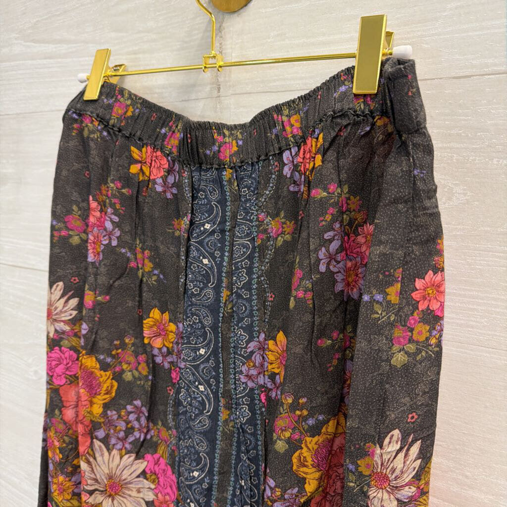 Natural Life Grey/ Multi Print Button Front Skirt Large