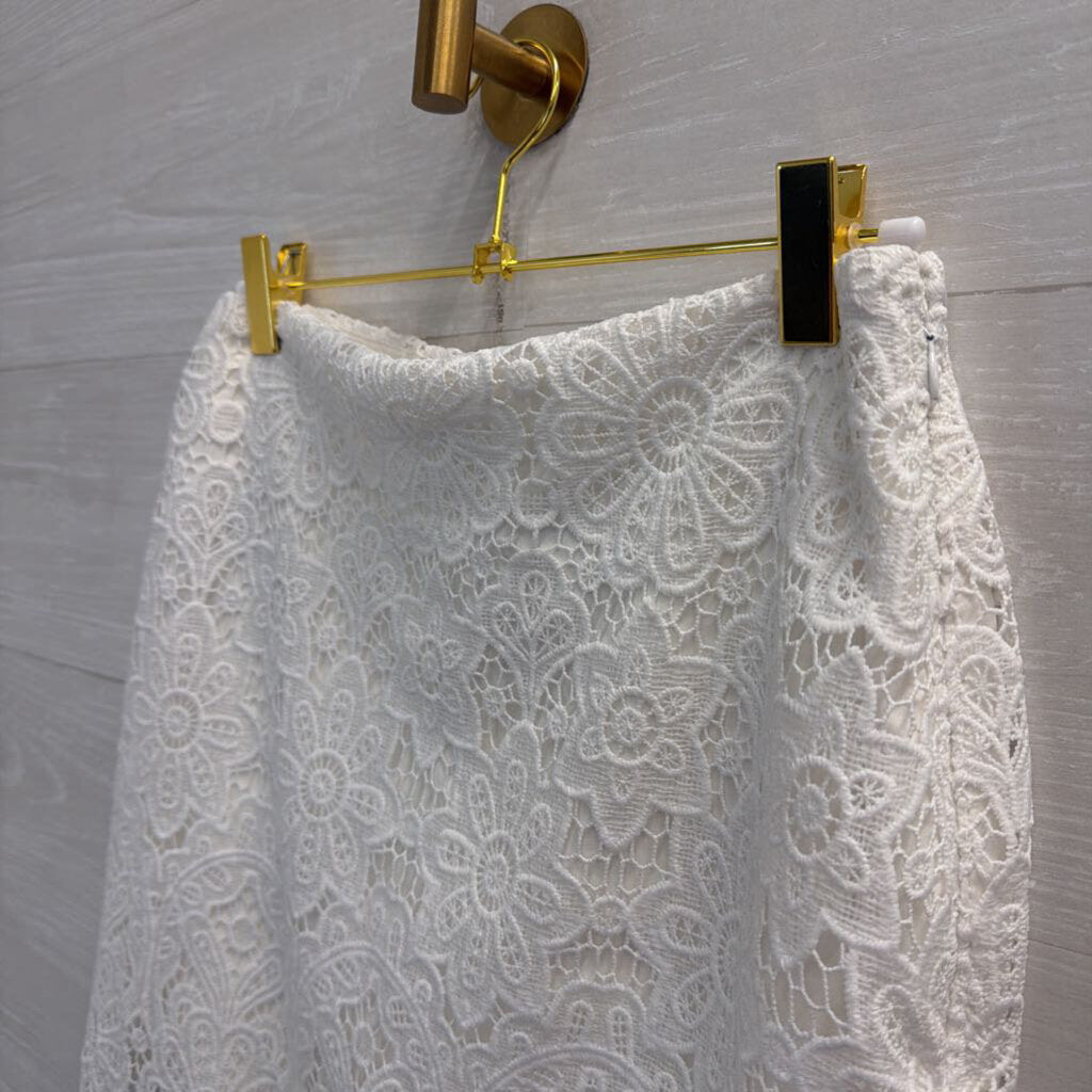 Abercrombie and Fitch White Lace Skort Small