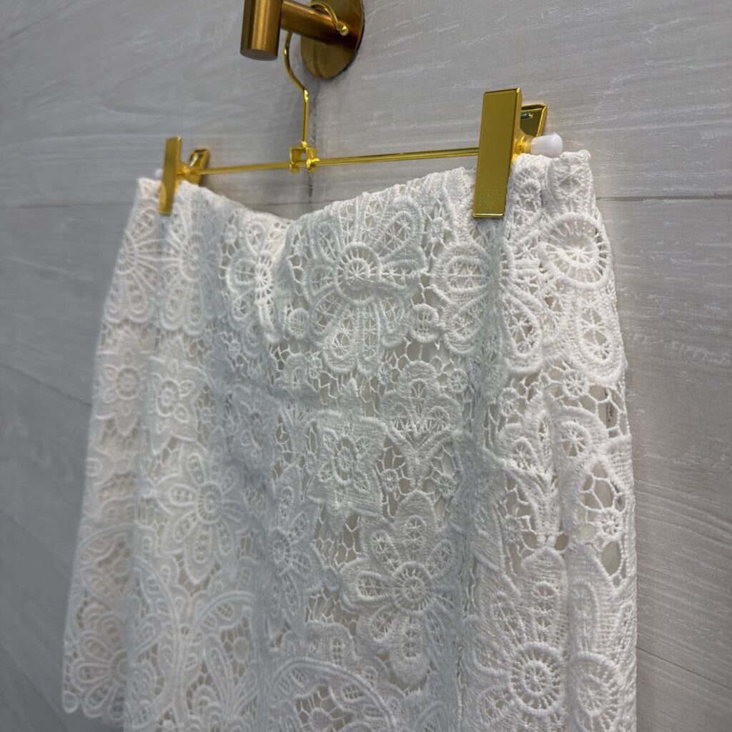 Abercrombie and Fitch White Lace Skort Small