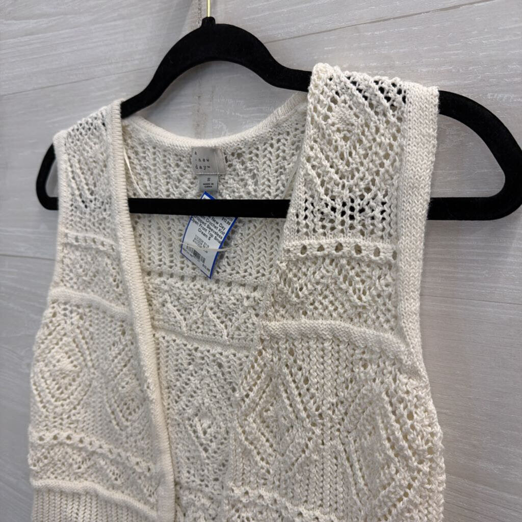 Cream Crochet Knit Cropped Sleeveless Open Front Top Small